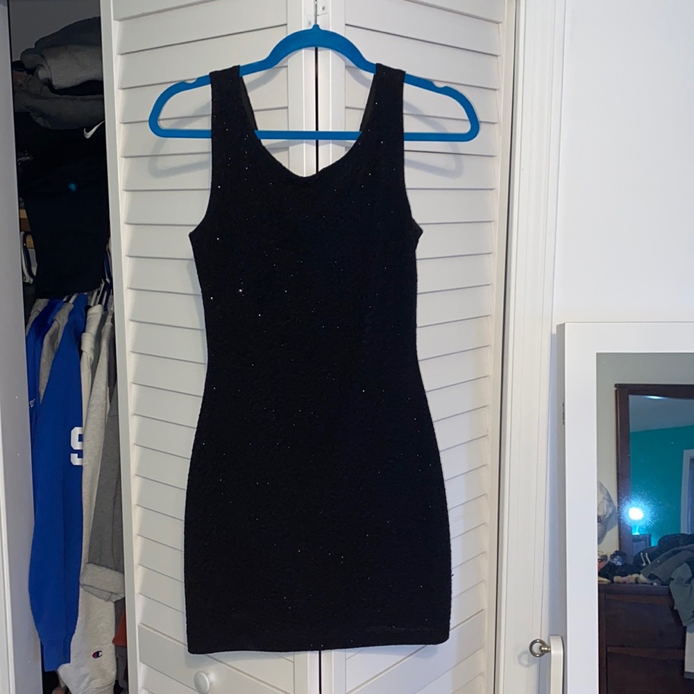 GORGEOUS BLACK TEXTURED SPARKLY DRESS
